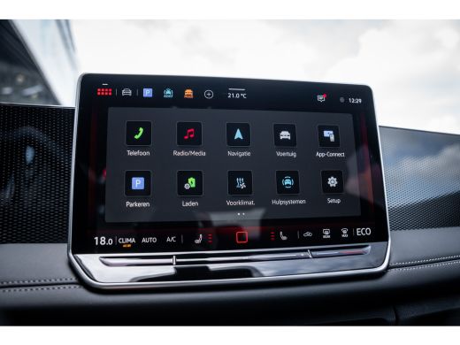 Volkswagen Tiguan Life Edition - eHybrid | 'App-Connect' draadloze smartphone integratie | Automatische afstandsreg... ActivLease financial lease