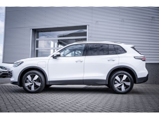 Volkswagen Tiguan Life Edition - eHybrid | 'App-Connect' draadloze smartphone integratie | Automatische afstandsreg... ActivLease financial lease