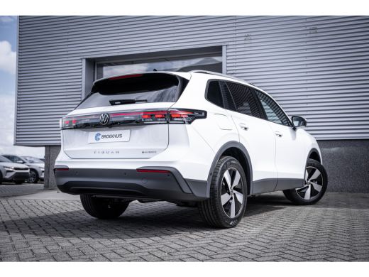 Volkswagen Tiguan Life Edition - eHybrid | 'App-Connect' draadloze smartphone integratie | Automatische afstandsreg... ActivLease financial lease