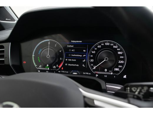 Volkswagen Touareg 3.0 TSI eHybrid 4MOTION / Luchtvering/ Adaptive Cruise Control/ Trekhaak/ Panoramadak/ 280kW (381kW) ActivLease financial lease