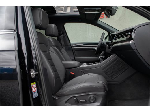 Volkswagen Touareg 3.0 TSI eHybrid 4MOTION / Luchtvering/ Adaptive Cruise Control/ Trekhaak/ Panoramadak/ 280kW (381kW) ActivLease financial lease