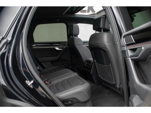 Volkswagen Touareg 3.0 TSI eHybrid 4MOTION / Luchtvering/ Adaptive Cruise Control/ Trekhaak/ Panoramadak/ 280kW (381kW) ActivLease financial lease