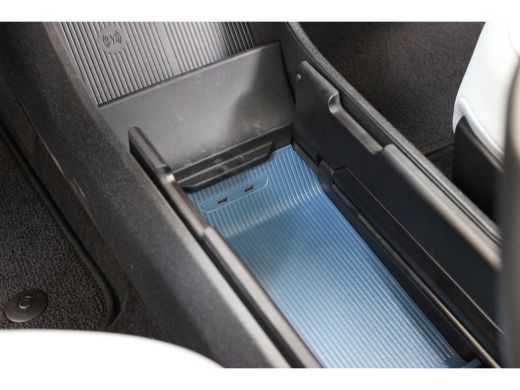 Volvo  EX30 Twin Performance 428PK Ultra 69kWh | 20'' Velgen | Getint Glas | Stoelverw | Panoramadak ActivLease financial lease