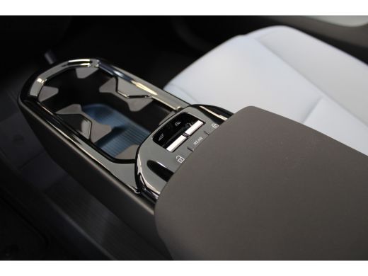 Volvo  EX30 Twin Performance 428PK Ultra 69kWh | 20'' Velgen | Getint Glas | Stoelverw | Panoramadak ActivLease financial lease
