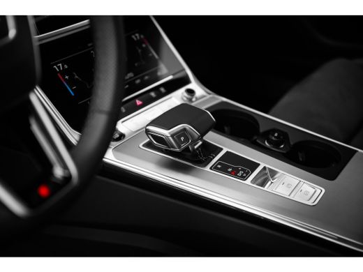 Audi A6 Avant 55 TFSI e 367pk quattro S line | Panorama dak | Head-up Display | Servosluiting | Assistent... ActivLease financial lease