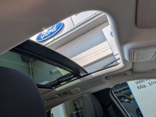 Ford Kuga 2.5 PHEV 243pk Titanium | Camera | Adap. Cruise | Keyless | Carplay | Navi | Panoramadak | 19"LMV | ActivLease financial lease