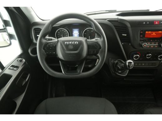 Iveco Daily 35C16H 2.3 410 157PK Dubbellucht 3500kg Trekgew. Laadklep Bakwagen Laadbak Airco 3 Persoons Trekhaak ActivLease financial lease
