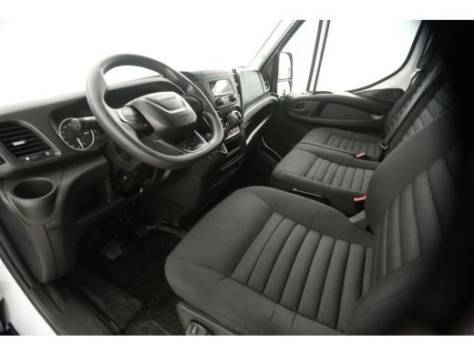 Iveco Daily 35C16H 2.3 410 157PK Dubbellucht 3500kg Trekgew. Laadklep Bakwagen Laadbak Airco 3 Persoons Trekhaak ActivLease financial lease