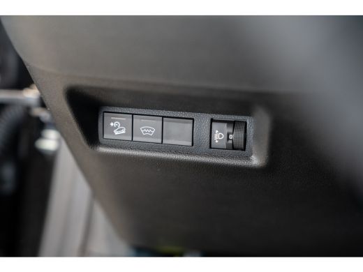 Jeep Avenger Summit 54 kWh | Infotainment Pakket | Winterpakket | Warmtepomp | Camera | Navigatie | 18 Inch Li... ActivLease financial lease