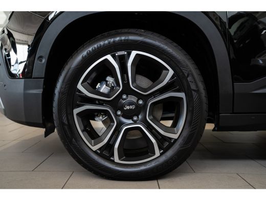 Jeep Avenger Summit 54 kWh | Infotainment Pakket | Winterpakket | Warmtepomp | Camera | Navigatie | 18 Inch Li... ActivLease financial lease