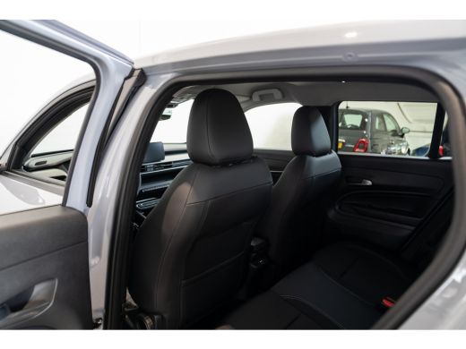 Jeep Avenger Summit 54 kWh | Infotainment Pakket | Winterpakket | Warmtepomp | Camera | Navigatie | 18 Inch Li... ActivLease financial lease