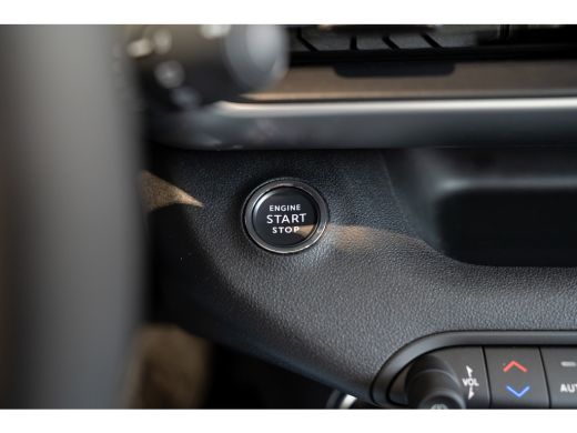 Jeep Avenger Summit 54 kWh | Infotainment Pakket | Winterpakket | Warmtepomp | Camera | Navigatie | 18 Inch Li... ActivLease financial lease