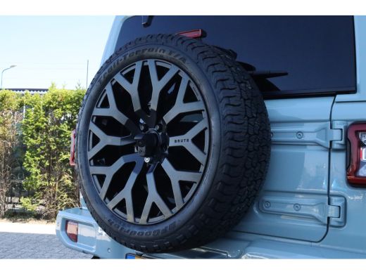 Jeep Wrangler Unlimited 4xe 380 Rubicon | MY 2025 | Skyview | 22 Inch | Elektr. sidestep | Uitlaatsysteem BRUTE... ActivLease financial lease