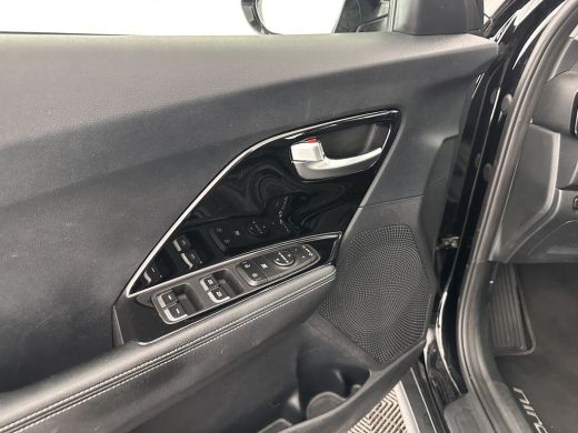 Kia e-Niro DynamicLine 64 kWh [ 3-Fase ] (INCL.BTW)  Aut. *LEATHER-MICROFIBRE | NAVI-FULLMAP | AMBIENT-LIGHT... ActivLease financial lease