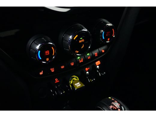 Mini Countryman 2.0 Cooper S E ALL4 Chili | Achterbank in delen neerklapbaar | Achteruitrijcamera | Afwijkende da... ActivLease financial lease