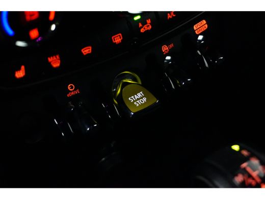 Mini Countryman 2.0 Cooper S E ALL4 Chili | Achterbank in delen neerklapbaar | Achteruitrijcamera | Afwijkende da... ActivLease financial lease