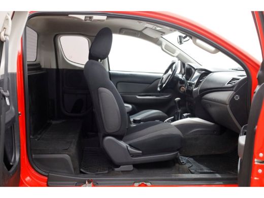 Mitsubishi L200 2.4 DI-D 180pk Club Cab Intense 4x4 High/Low Gearing + Diff. Lock 12-2018 ActivLease financial lease