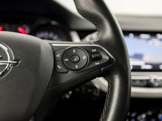 Opel Crossland X 1.2 Sport (APPLE CARPLAY, GROOT NAVI, 360 CAMERA, TREKHAAK, CLIMATE, SPORTSTOELEN, LM VELGEN, GET... ActivLease financial lease