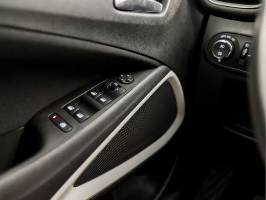 Opel Crossland X 1.2 Sport (APPLE CARPLAY, GROOT NAVI, 360 CAMERA, TREKHAAK, CLIMATE, SPORTSTOELEN, LM VELGEN, GET... ActivLease financial lease
