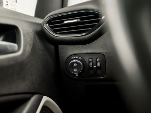 Opel Crossland X 1.2 Sport (APPLE CARPLAY, GROOT NAVI, 360 CAMERA, TREKHAAK, CLIMATE, SPORTSTOELEN, LM VELGEN, GET... ActivLease financial lease