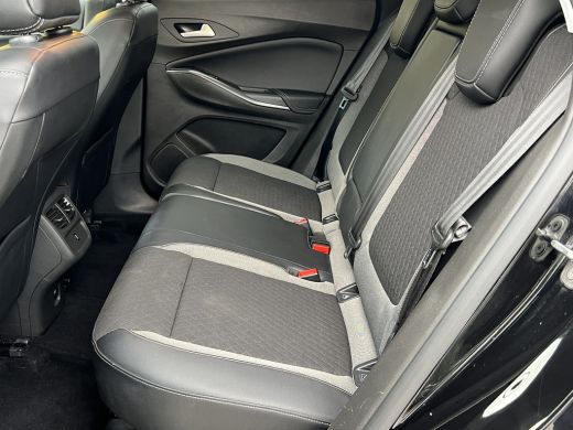 Opel Grandland X 1.2 130PK Turbo Innovation | KEYLESS ENTRY & START| CAMERA| NAVIGATIE| AGR-COMFORTSTOELEN| PARKEE... ActivLease financial lease