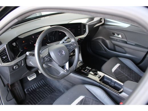 Opel Mokka 1.2 Turbo Ultimate Alcantara | Stoelmassage | Stoelen verwarmd | LED | Keyless ActivLease financial lease