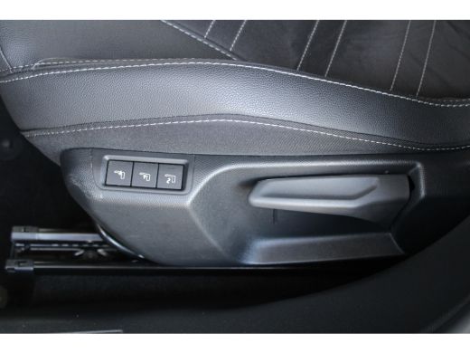 Opel Mokka 1.2 Turbo Ultimate Alcantara | Stoelmassage | Stoelen verwarmd | LED | Keyless ActivLease financial lease