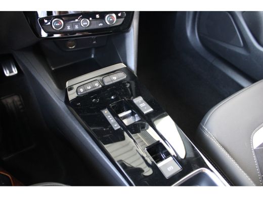 Opel Mokka 1.2 Turbo Ultimate Alcantara | Stoelmassage | Stoelen verwarmd | LED | Keyless ActivLease financial lease