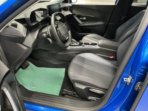 Peugeot 2008 1.2 PureTech Allure Pack Camera | Stoelverwarming | Parkeersensoren achter | Leder/Stof | Adaptie... ActivLease financial lease