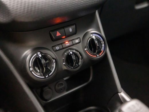 Peugeot 2008 1.2 PureTech Sport (PANORAMADAK, APPLE CARPLAY, NAVIGATIE, LM VELGEN, SPORTSTOELEN, PARKEERSENSOR... ActivLease financial lease