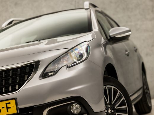 Peugeot 2008 1.2 PureTech Sport (PANORAMADAK, APPLE CARPLAY, NAVIGATIE, LM VELGEN, SPORTSTOELEN, PARKEERSENSOR... ActivLease financial lease