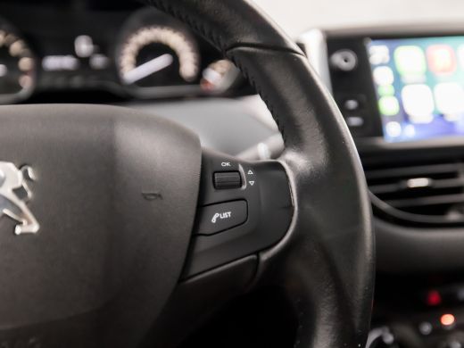 Peugeot 2008 1.2 PureTech Sport (PANORAMADAK, APPLE CARPLAY, NAVIGATIE, LM VELGEN, SPORTSTOELEN, PARKEERSENSOR... ActivLease financial lease