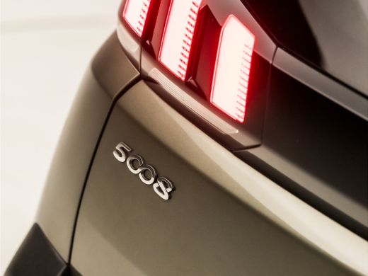 Peugeot 5008 1.2 PureTech GT-Line 7 Persoons (PANORAMADAK, APPLE CARPLAY, GROOT NAVI, 360 CAMERA, LEDER, SPORT... ActivLease financial lease