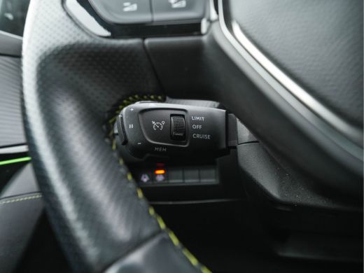 Peugeot e-208 EV GT-Line 350 50 kWh (INCL-BTW) *PANO | FULL-LED | DIGI-COCKPIT | BLINDSPOT | CAMERA | LEATHER-A... ActivLease financial lease