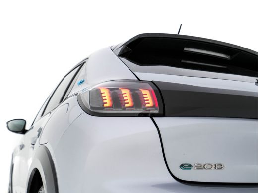 Peugeot e-208 EV GT-Line 350 50 kWh (INCL-BTW) *PANO | FULL-LED | DIGI-COCKPIT | BLINDSPOT | CAMERA | LEATHER-A... ActivLease financial lease