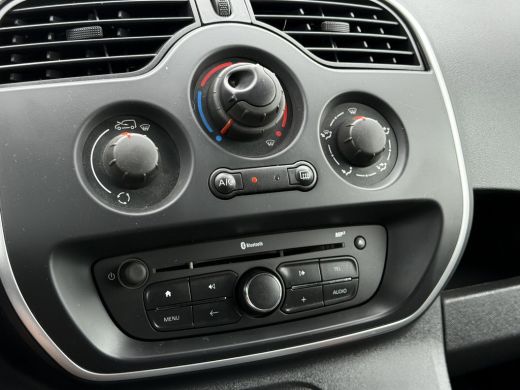 Renault Kangoo 1.5 dCi / L1H1 / 1e EIG. / AIRCO / CRUISE / INRICHTING / NAVI / BLUETOOTH / TREKHAAK ActivLease financial lease