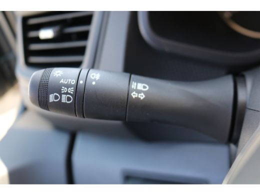 Renault Trafic 2.0 dCi 110pk L2 H1 Airco Navigatie 10dkm ActivLease financial lease