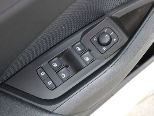 Skoda Octavia Combi 1.0 e-TSI Business Edition DAB NAVI CLIMA CUISE ActivLease financial lease