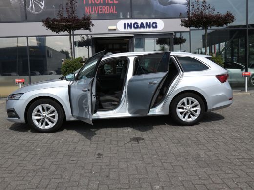 Skoda Octavia Combi 1.0 e-TSI Business Edition DAB NAVI CLIMA CUISE ActivLease financial lease