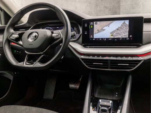 Skoda Octavia Combi 1.0 e-TSI Sport Automaat (VIRTUAL COCKPIT, APPLE CARPLAY, HEAD-UP DISPLAY, STUUR/STOELVERWA... ActivLease financial lease