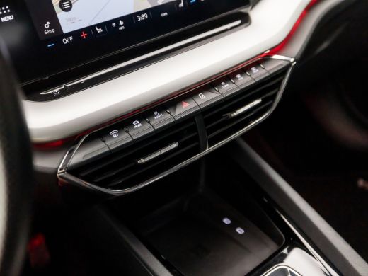 Skoda Octavia Combi 1.0 e-TSI Sport Automaat (VIRTUAL COCKPIT, APPLE CARPLAY, HEAD-UP DISPLAY, STUUR/STOELVERWA... ActivLease financial lease
