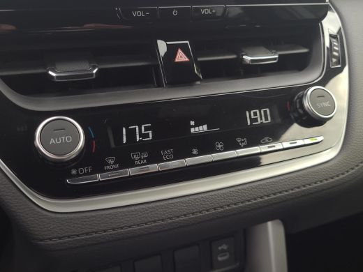 Toyota Corolla Cross Hybrid 140 Dynamic | Apple CarPlay / Android Auto | All seasons | Rijklaarprijs incl. garantie | ActivLease financial lease