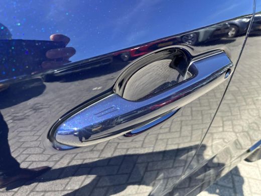 Toyota RAV4 2.5 Plug-in Hybrid AWD Bi-Tone Plus ActivLease financial lease