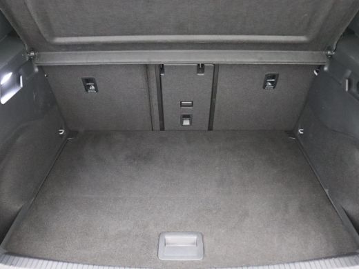 Volkswagen ID.3 Pro 58 kWh 204PK Aut. Matrix-LED Verlichting, Keyless, Achteruitrijcamera, Navi, Alarm, Stoel-Stu... ActivLease financial lease