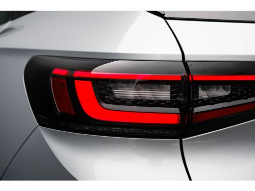 Volkswagen ID.4 Pro Limited Edition Inclusief &euro;2000,- inruilvoordeel | 'App-Connect' draadloze smartphone integra... ActivLease financial lease