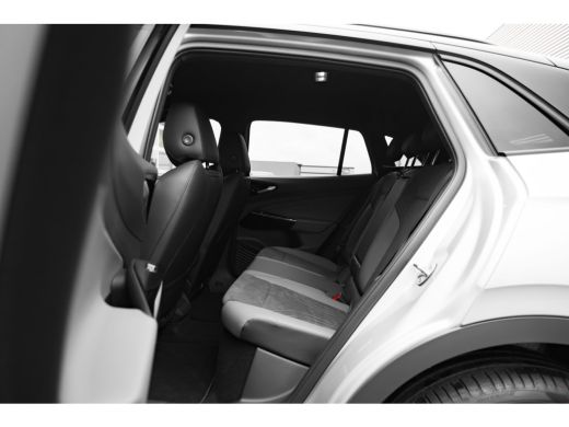 Volkswagen ID.4 Pro Limited Edition Inclusief &euro;2000,- inruilvoordeel | 'App-Connect' draadloze smartphone integra... ActivLease financial lease
