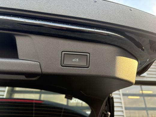 Volkswagen ID.4 Pro Limited Edition Inclusief &euro;2000,- inruilvoordeel | 'App-Connect' draadloze smartphone integra... ActivLease financial lease