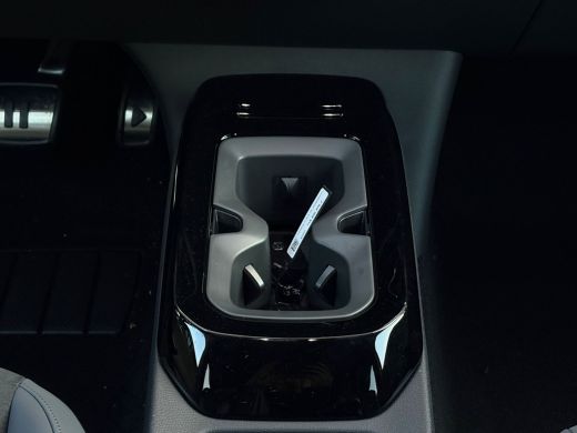 Volkswagen ID.4 Pro Limited Edition Inclusief &euro;2000,- inruilvoordeel | 'App-Connect' draadloze smartphone integra... ActivLease financial lease
