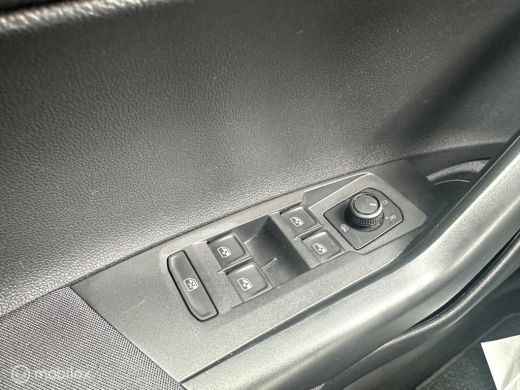 Volkswagen Polo 1.0 TSI 95PK DSG AUTOMAAT COMFORTLINE PARKEERSENSOREN CARPLAY ADAPTIVE CRUISE CONTROLE NETTE AUTO!! ActivLease financial lease