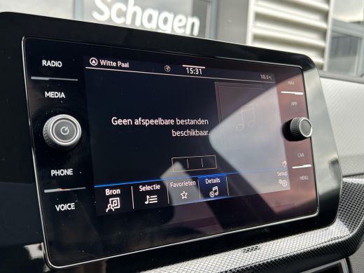 Volkswagen T-Cross Life Edition Inclusief €2000,- inruilvoordeel | 'App-Connect' draadloze smartphone integratie | A... ActivLease financial lease